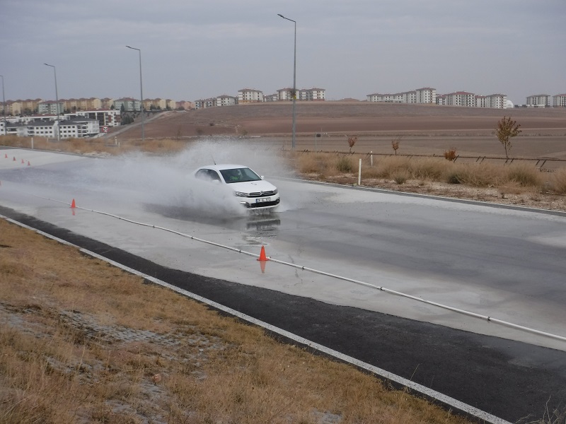 Eğitim Merkezi Müdürlüğümüzde 93. Dönem Dijital Takografların Denetim Esasları Eğitimi ile Güvenli Sürüş Teknikleri Eğitimi Düzenlenmiştir.